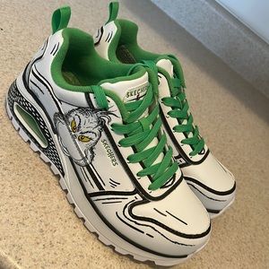 NWOB Dr Seuss The Grinch Skecher Sneakers